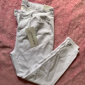 White Denim Skinny Jeans (size 18)